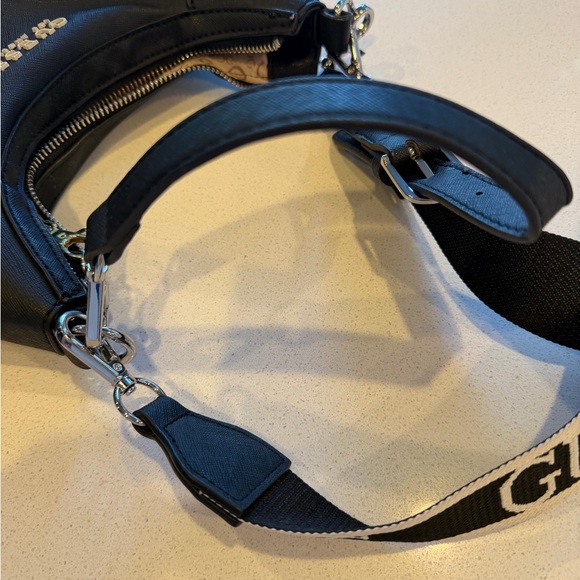 Guess Black crossbody Bag with Logo Strap - Picture 5 of 15